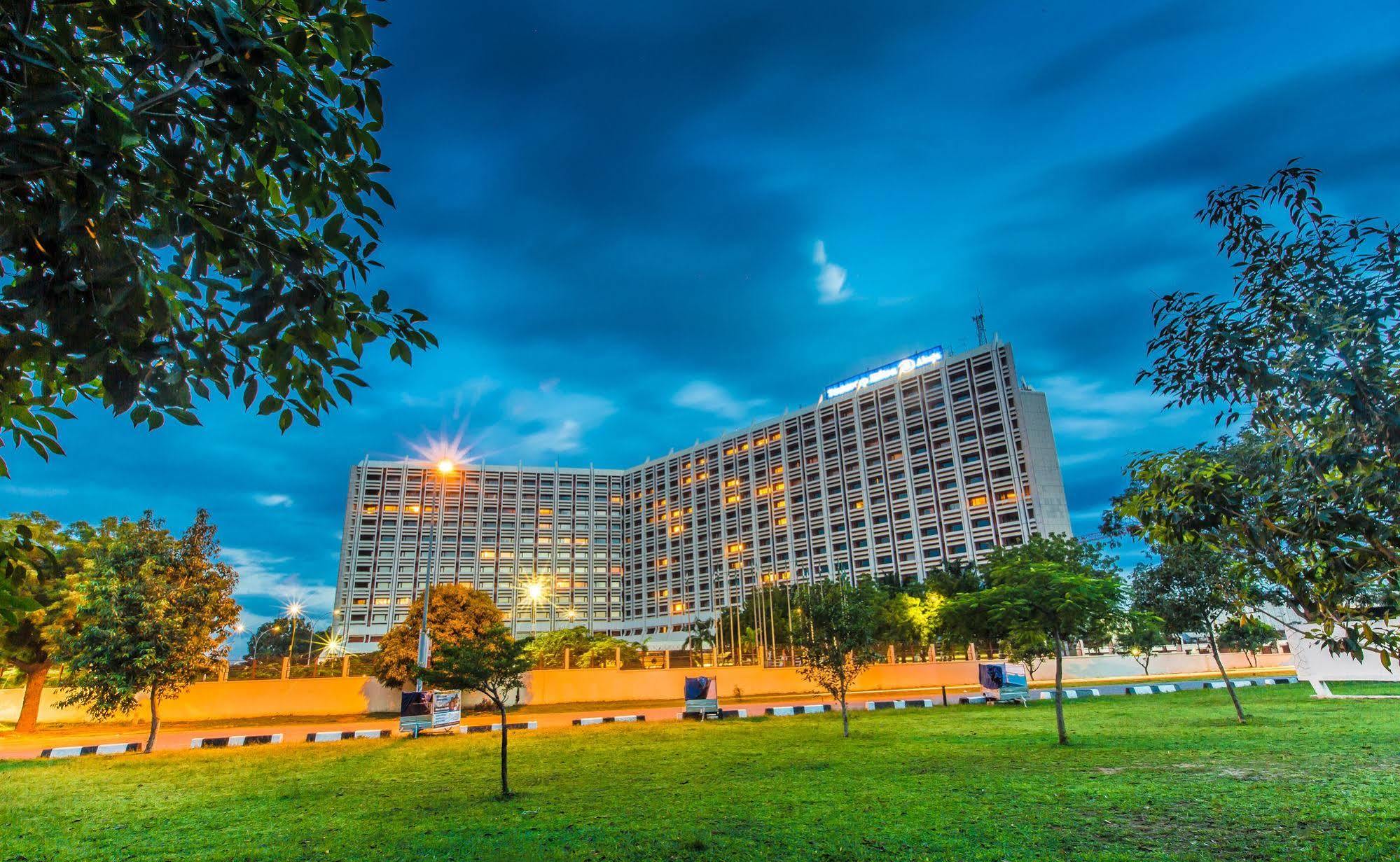 Transcorp Hilton Abuja Hotel Exterior foto